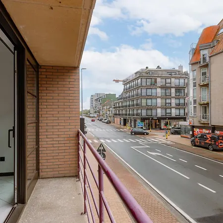 Huswell - Stylish Two Bedroom On Location